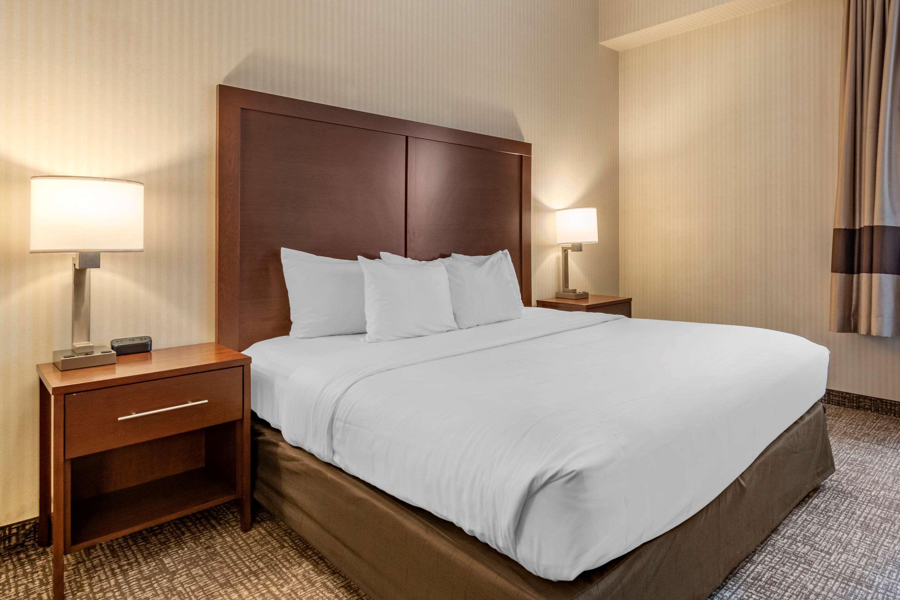 Comfort Suites Downtown Карлайл Екстер'єр фото