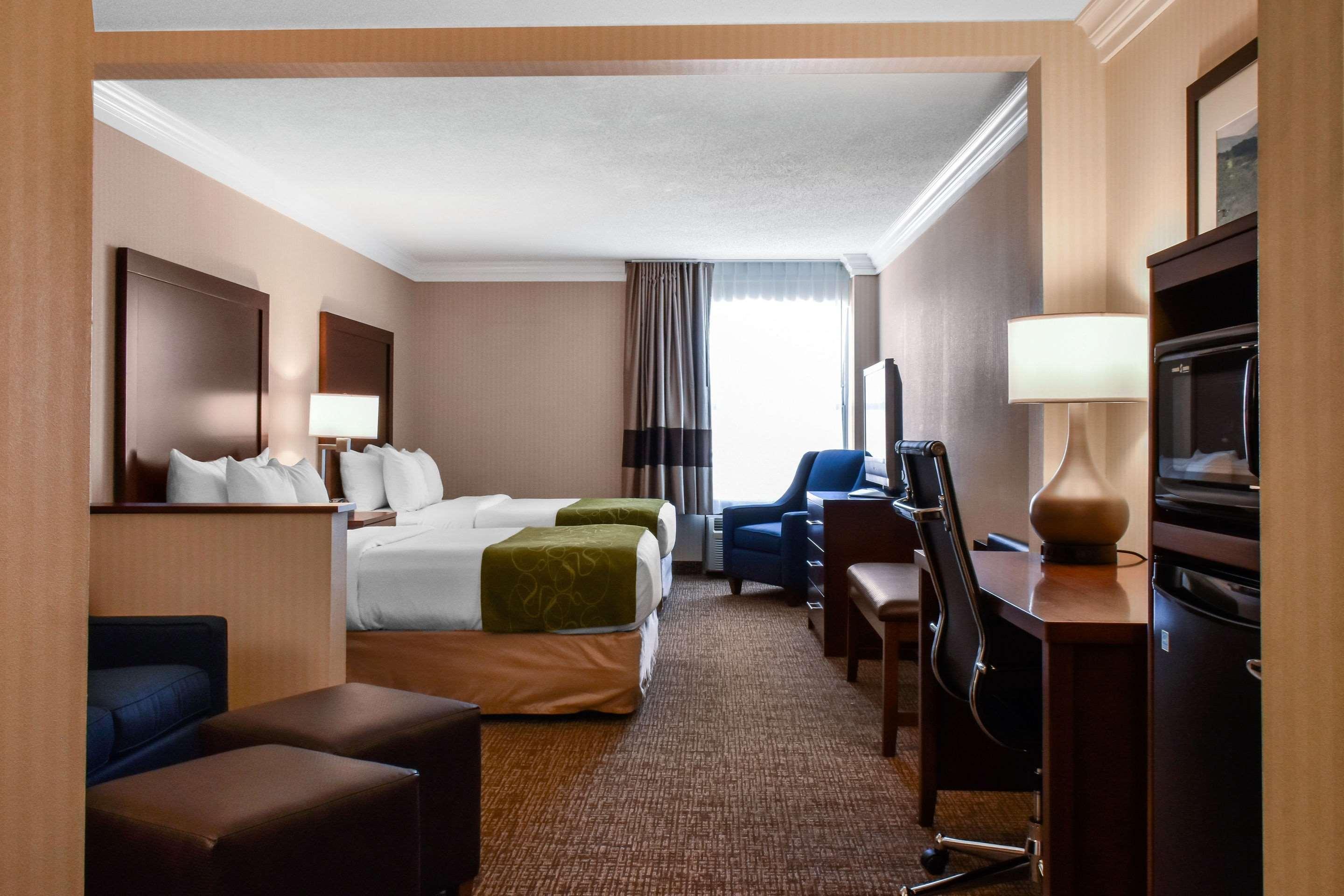Comfort Suites Downtown Карлайл Екстер'єр фото