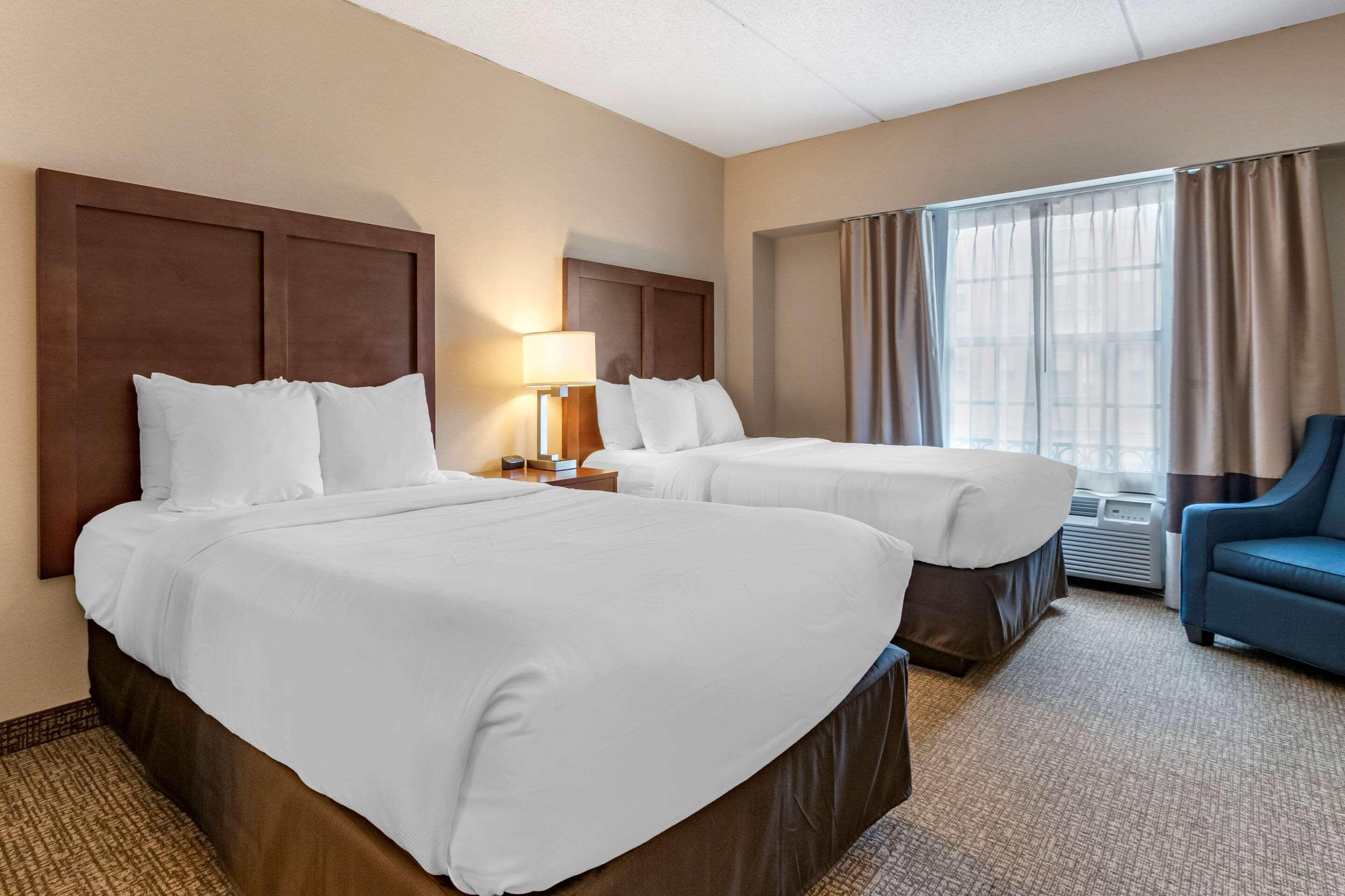 Comfort Suites Downtown Карлайл Екстер'єр фото