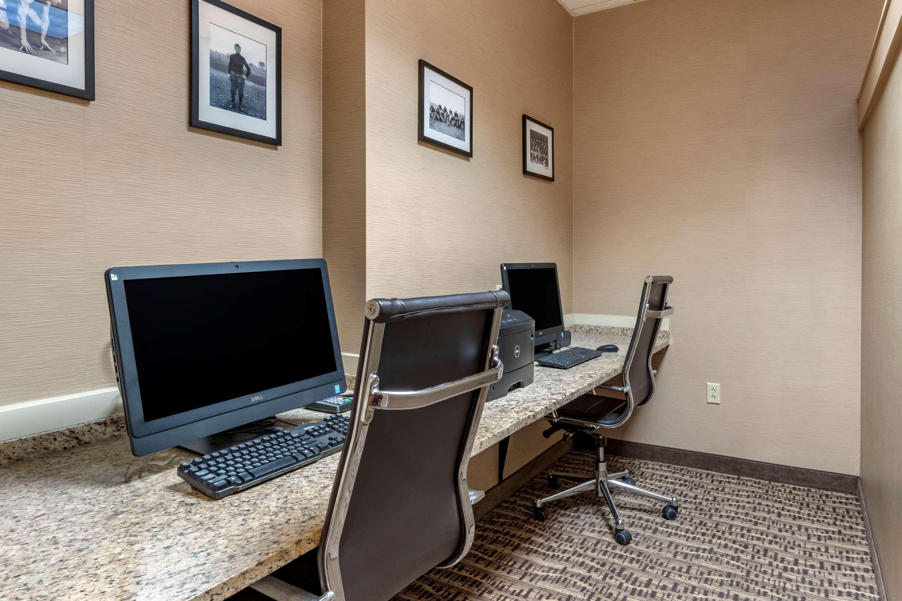 Comfort Suites Downtown Карлайл Екстер'єр фото